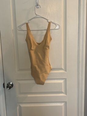 Skims Kim Kardashian Women’s Bodysuit Small New without Tags